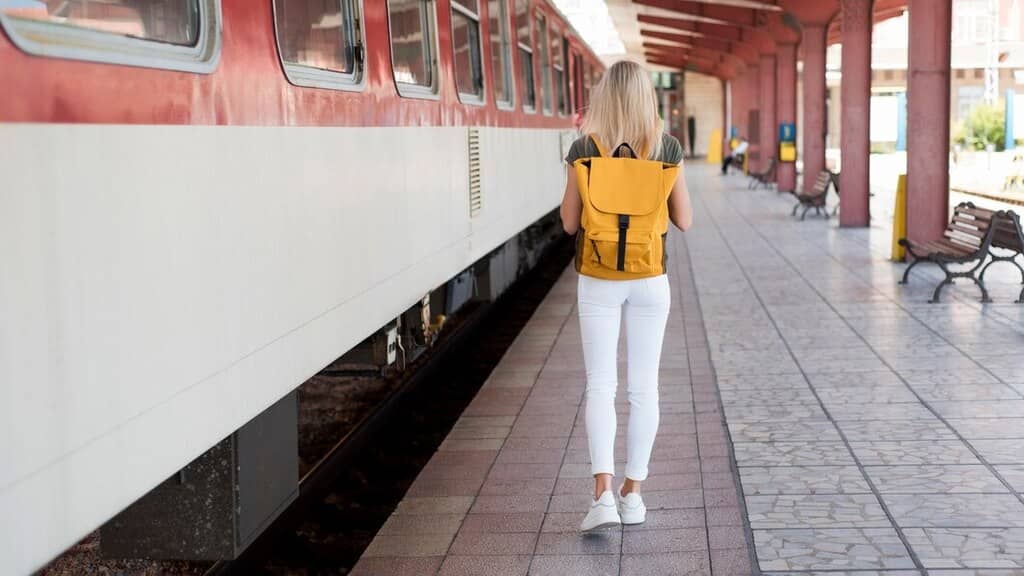 mujer en anden Sevilla-san jose de la rinconada